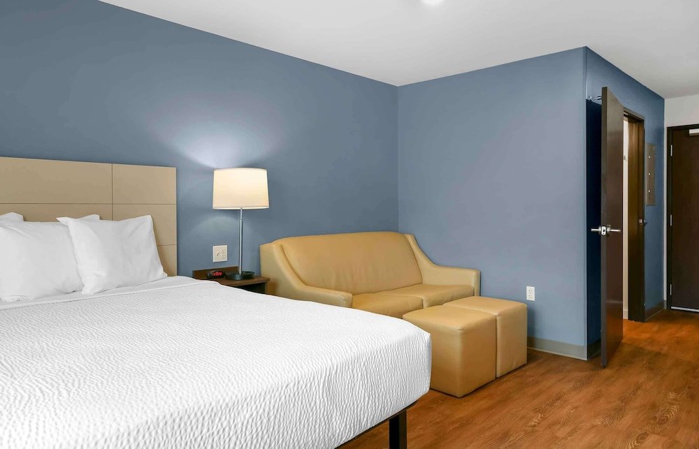 Deluxe Studio Extended Stay America Suites - Providence