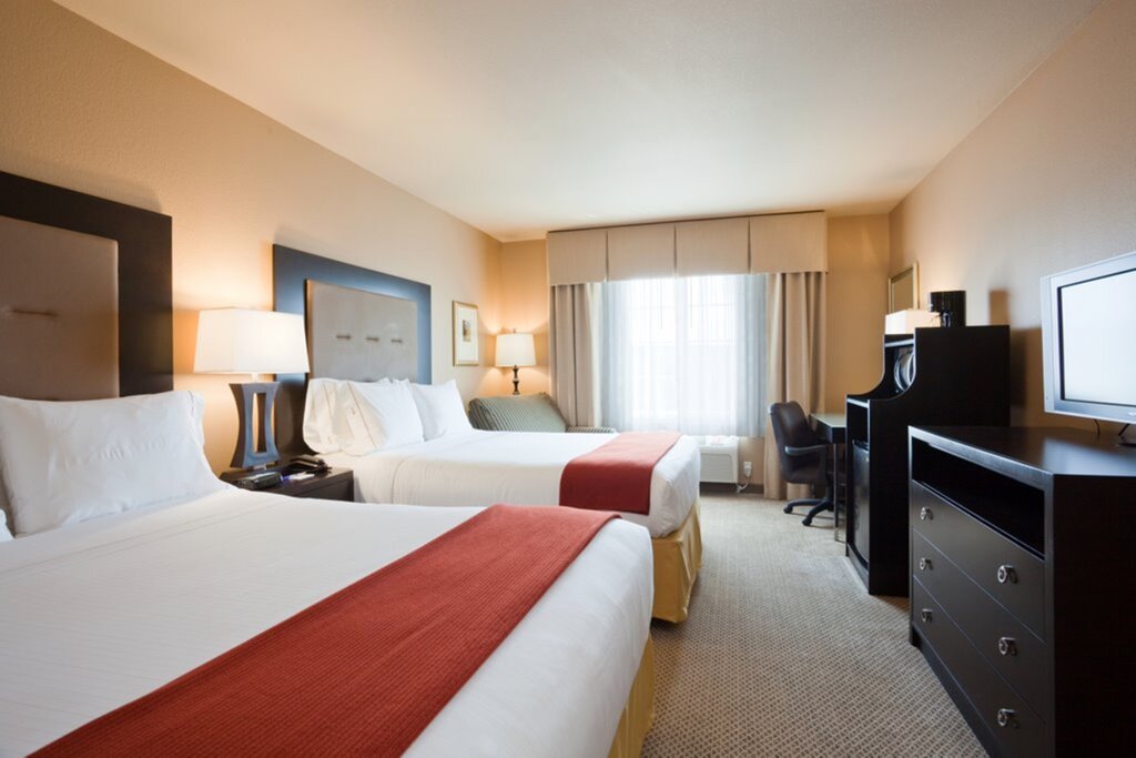 Standard Quadruple room Holiday Inn Express & Suites Austin NW - Four Points, an IHG Hotel