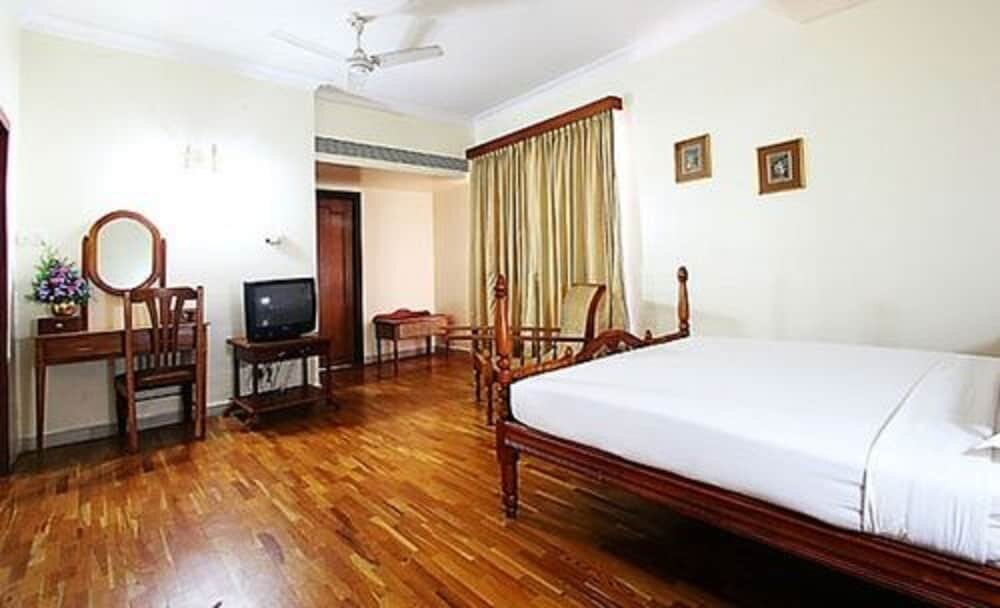 Suite The Woods Manor MG Road