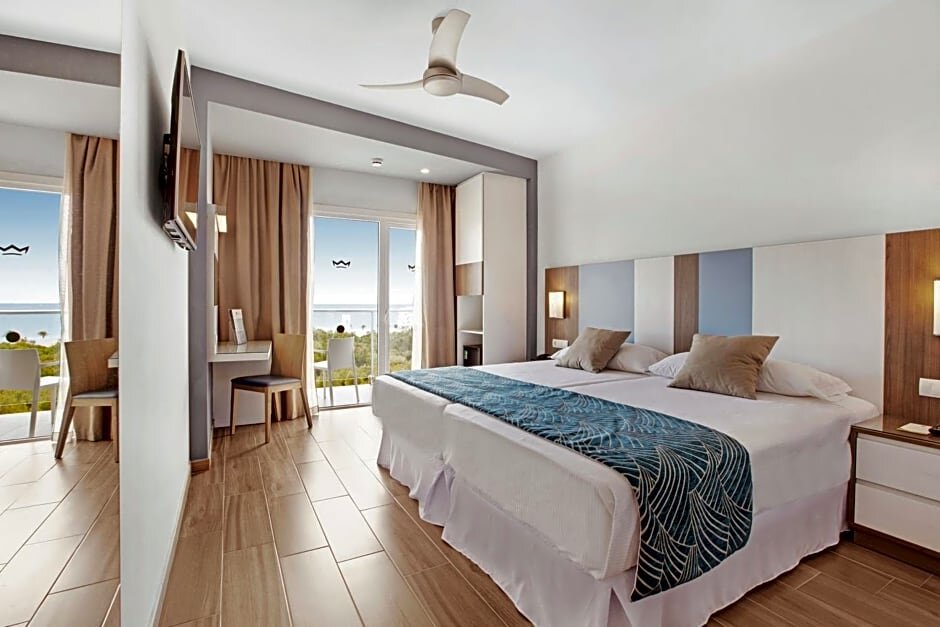 Двухместный номер с видом на море Hotel Riu Festival