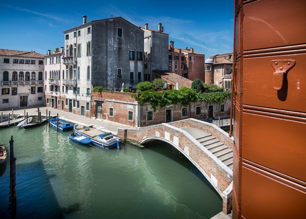 Deluxe room with canal view Palazzo Marcello Hotel Al Sole