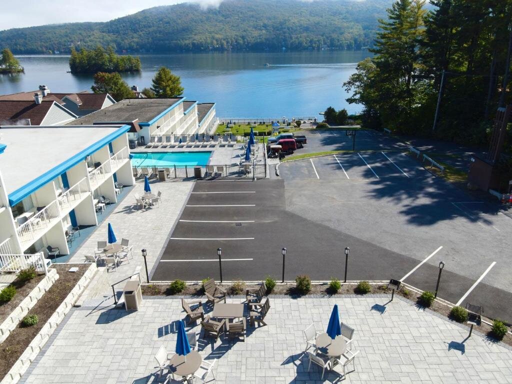 Номер Deluxe Lakefront Terrace Resort