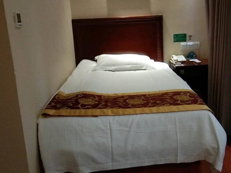 Standard Single room GreenTree Inn Linhai Yintai City