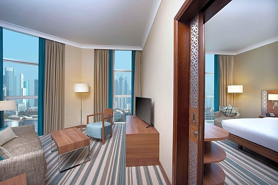 Двухместный King Suite Business Hilton Garden Inn Dubai Al Mina - Jumeirah