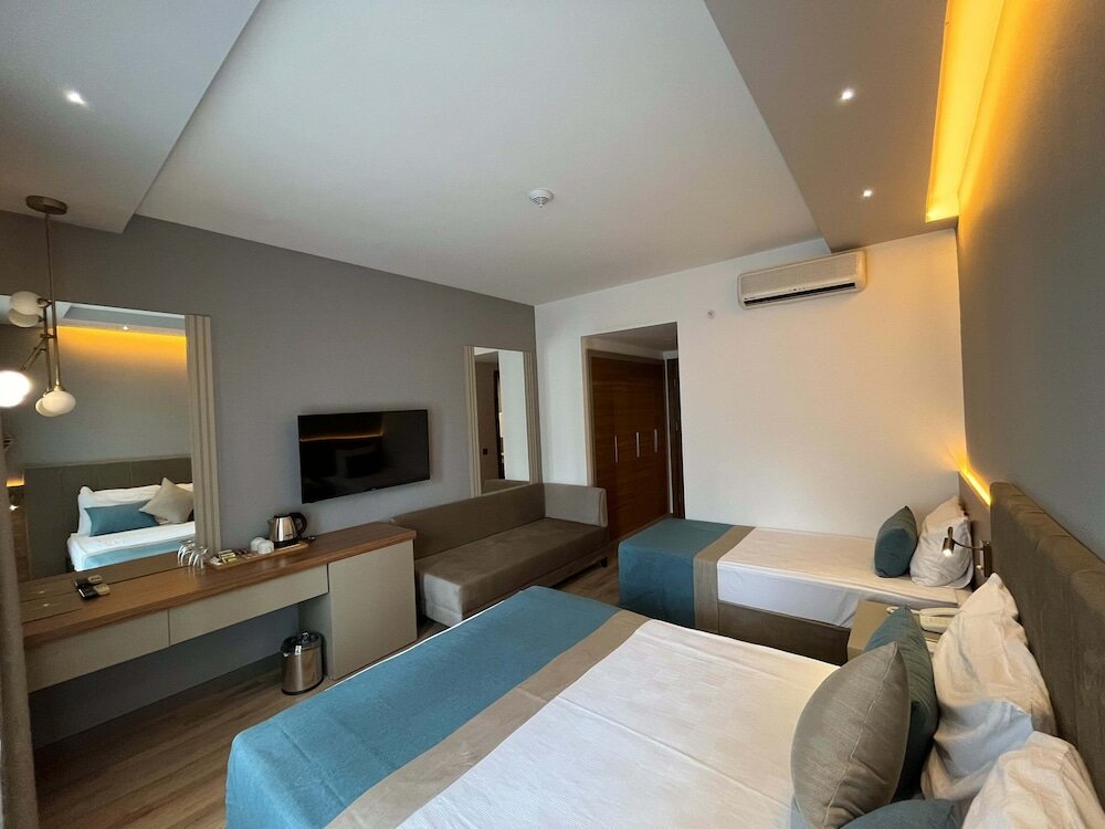 Standard Single room with balcony Side Story Resort & Spa