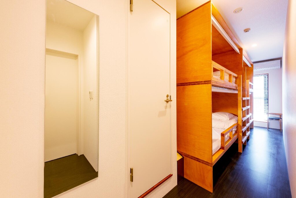 Кровать в общем номере (женский номер) plat hostel keikyu asakusa karin