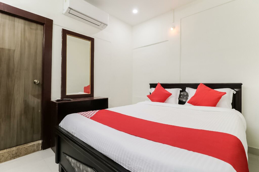 Standard Double room OYO Victory Grand
