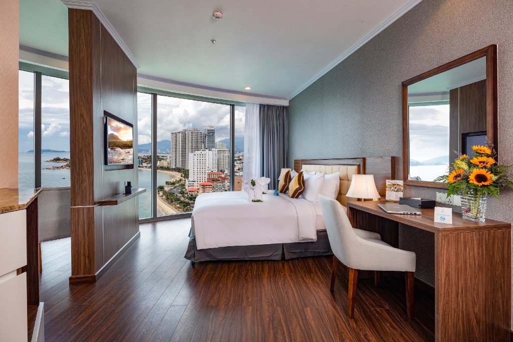 Junior Suite with view Nha Trang Horizon Hotel