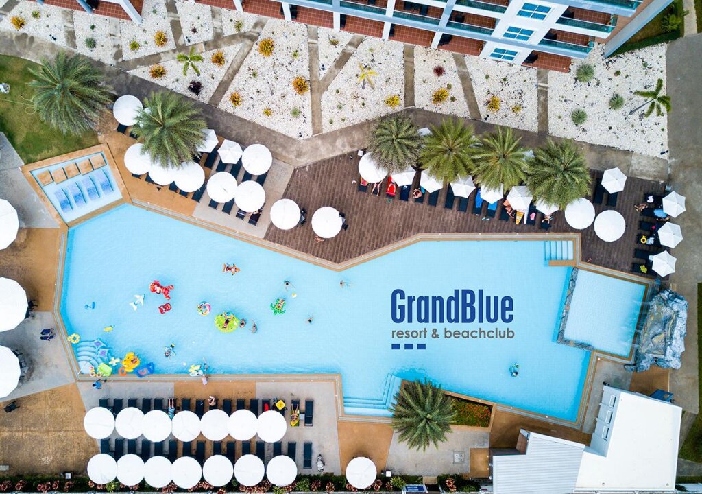 Семейный люкс с балконом GrandBlue Resort & Beachclub