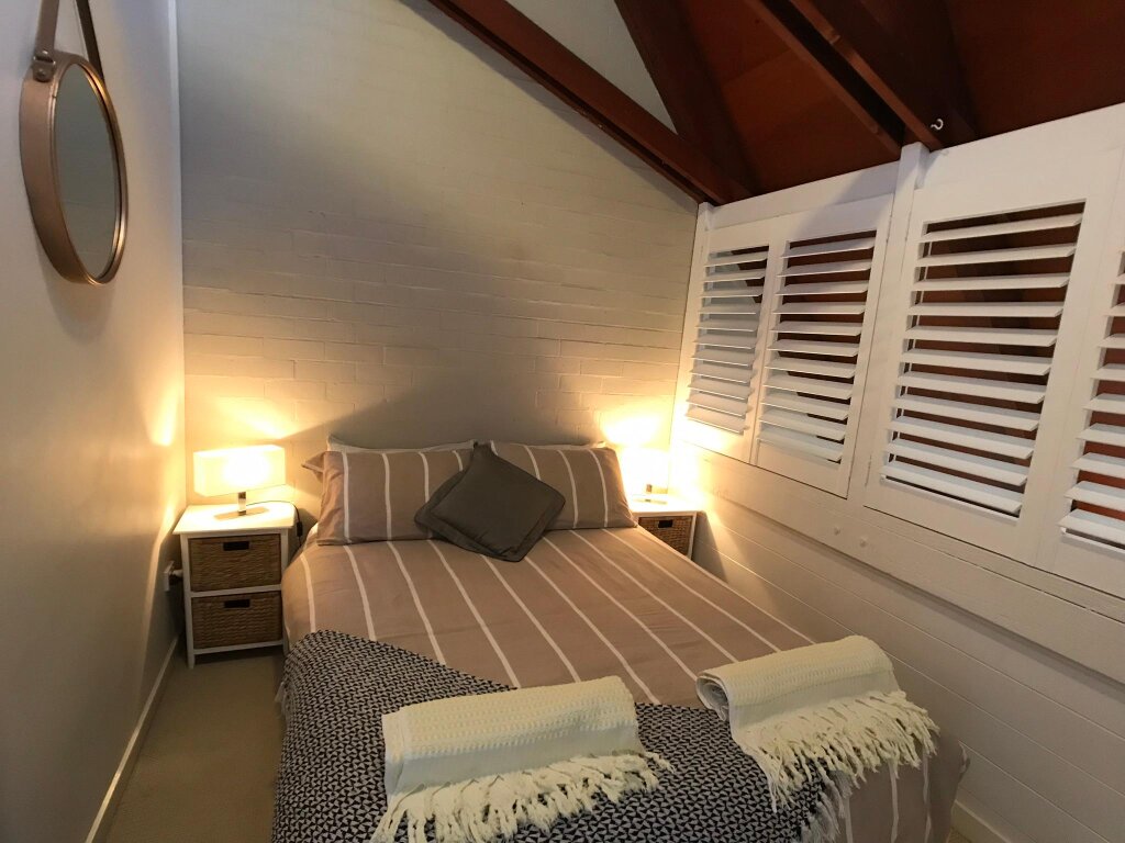 2 Bedrooms Apartment Treetops Everglades Villa