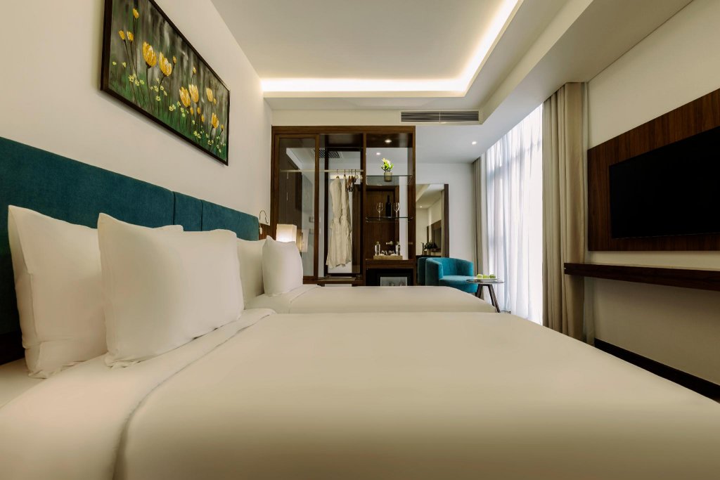 Двухместный номер Premier Maximilan Danang Beach Hotel