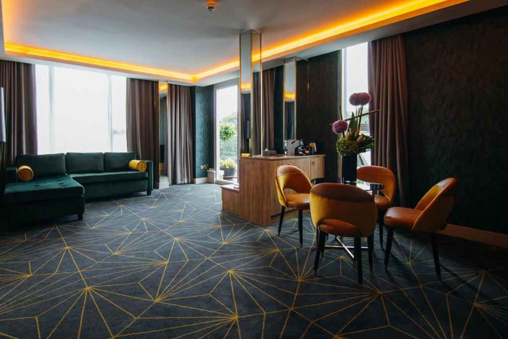 Suite Presidenziale Iveagh Garden Hotel
