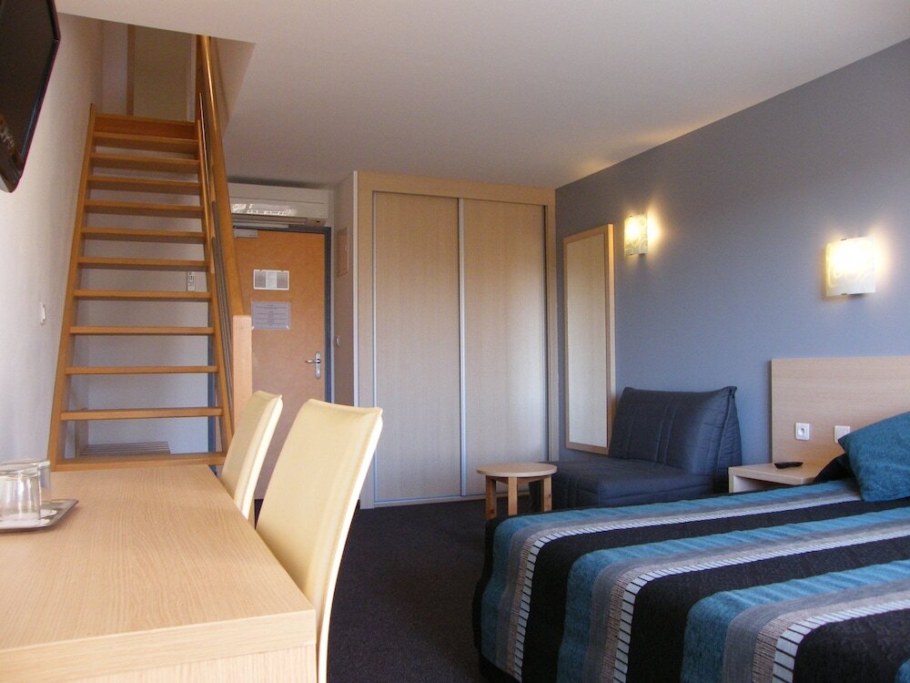 2 Bedrooms Standard Family Duplex room with balcony Hôtel Restaurant L' Empereur
