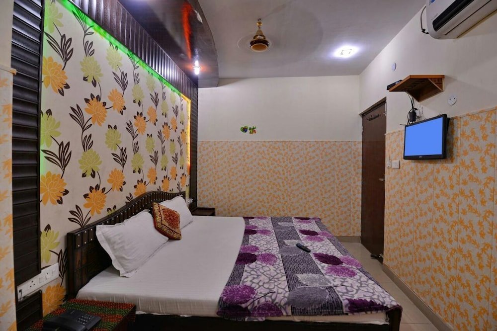Camera Deluxe Hotel Dharam Villa