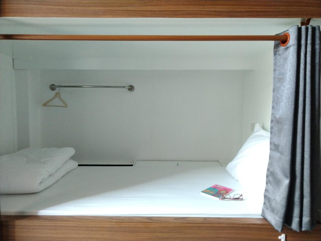 Кровать в общем номере WEE HOSTEL