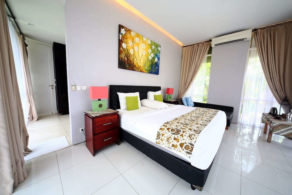 Deluxe room with balcony and with sea view 808 Residence