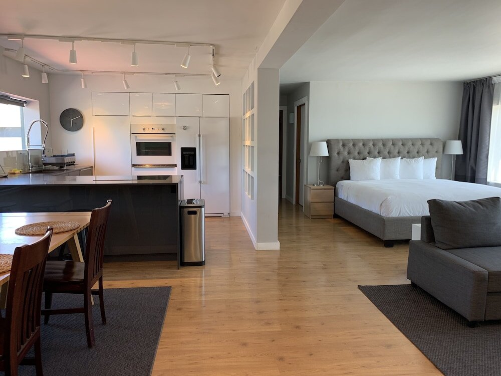 Suite Premium con vista al lago Harbor Inn Self Check-in Hotel