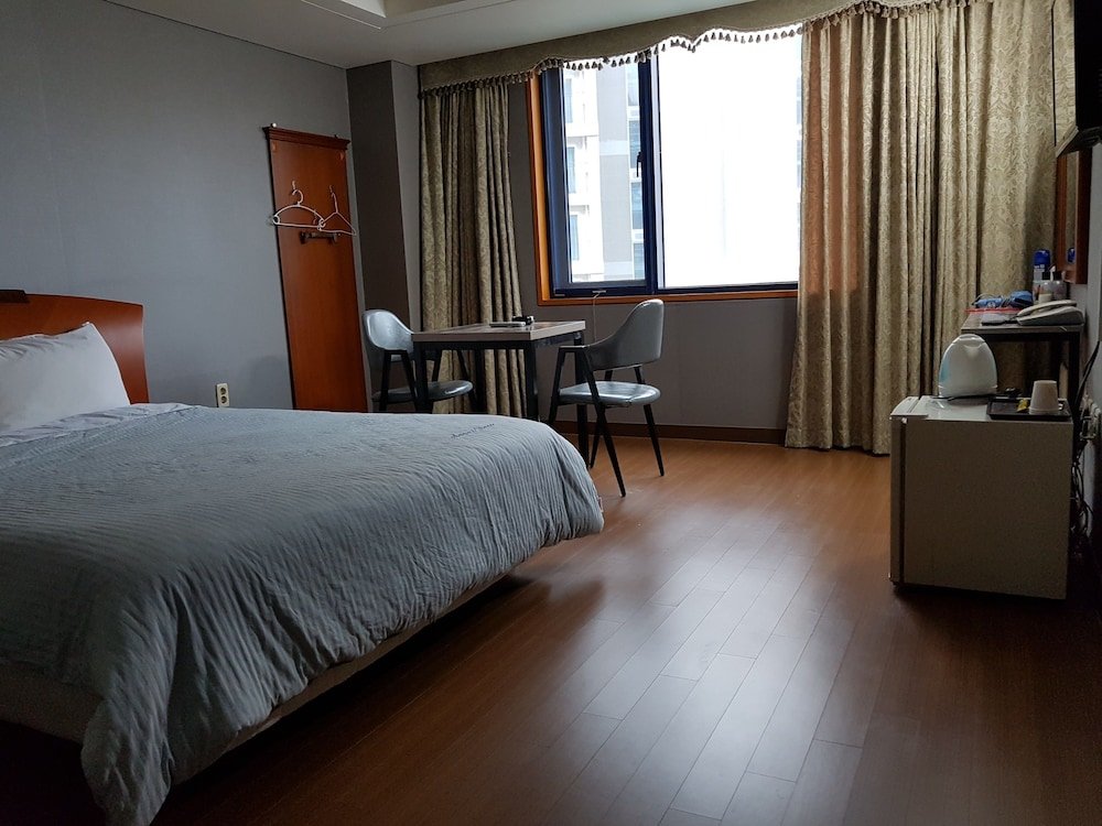 Deluxe room Sungsanpo Sky Hotel