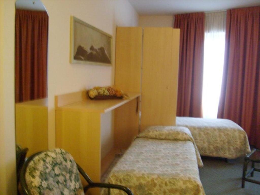 Четырёхместный номер Standard Hotel Des Alpes