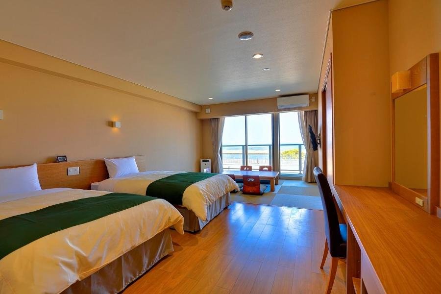 Четырёхместный номер Standard с видом на море Hotel Seaside Shimabara