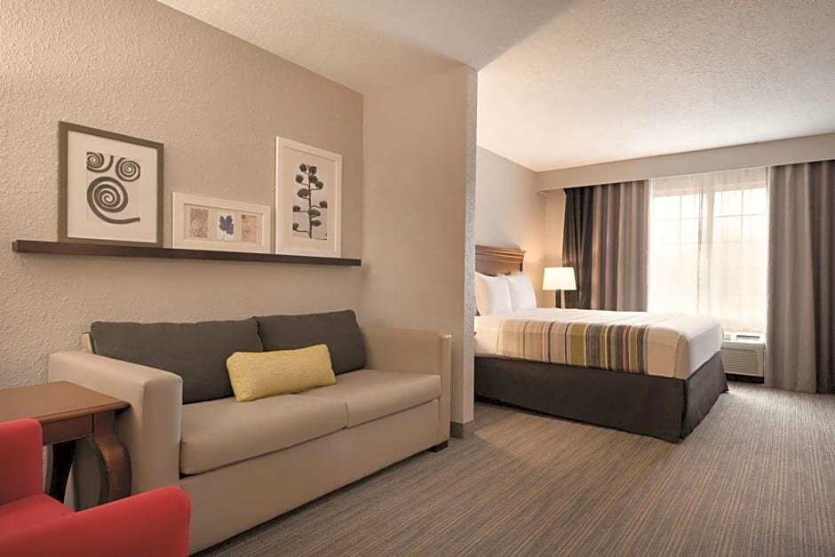 Suite Country Inn & Suites by Radisson, Valparaiso, IN