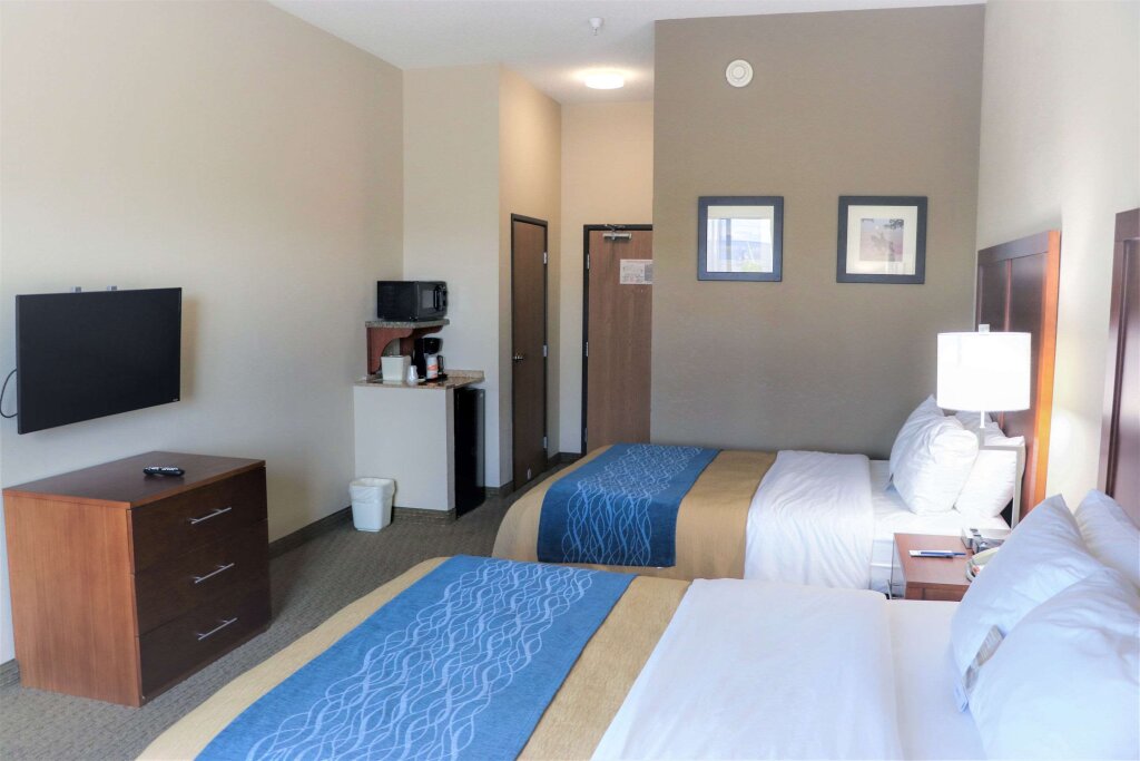 Четырёхместный номер Standard Comfort Inn & Suites Sikeston I-55