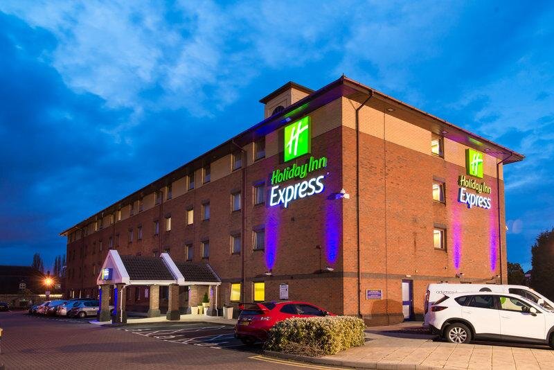 Полулюкс Holiday Inn Express Birmingham Oldbury, an IHG Hotel