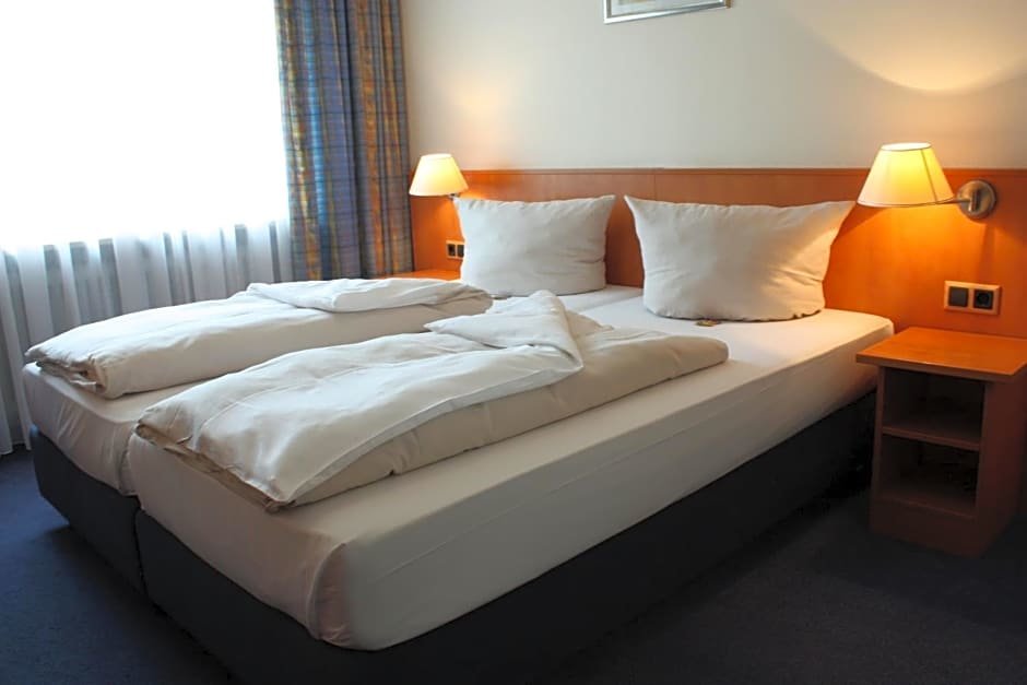 Standard Zimmer Hotel Niederraeder Hof
