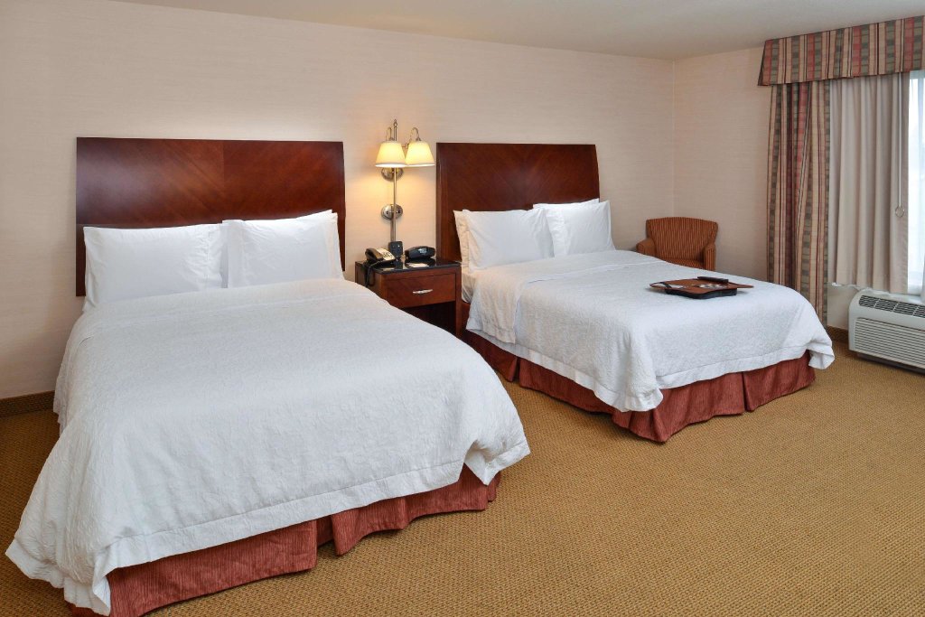 Четырёхместный номер Standard Hampton Inn & Suites Tacoma
