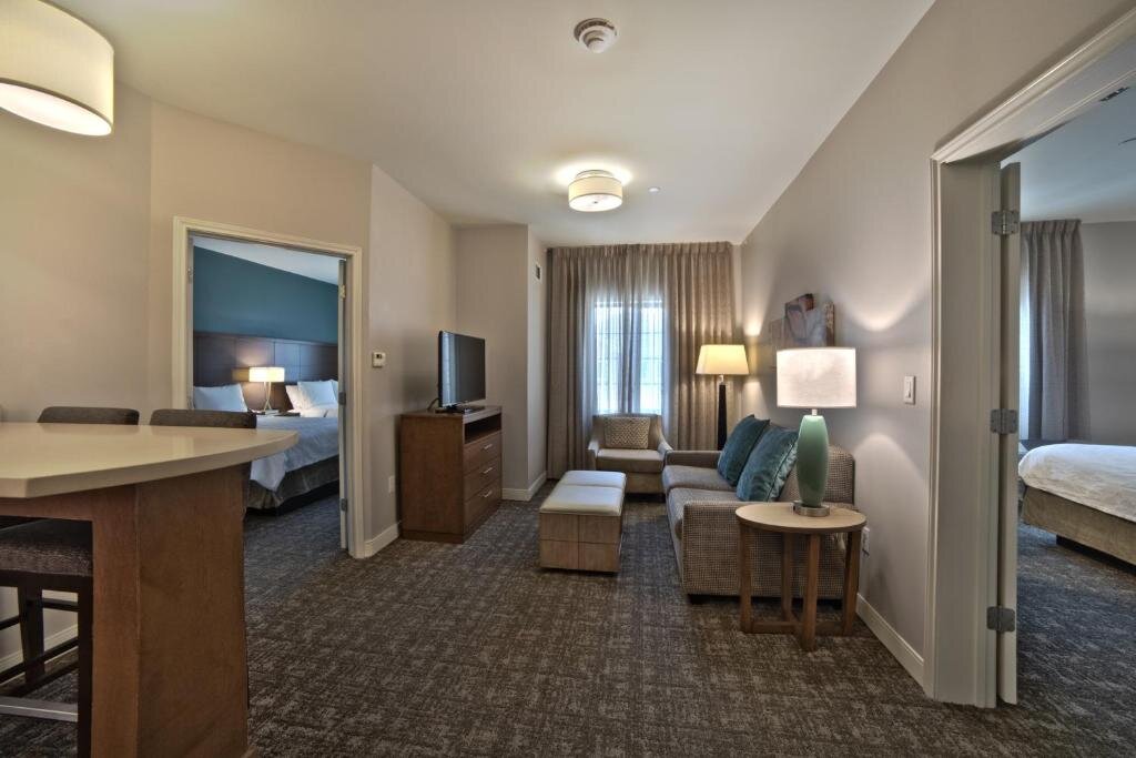 Люкс с 2 комнатами Staybridge Suites Houston - Humble Beltway 8 E, an IHG Hotel