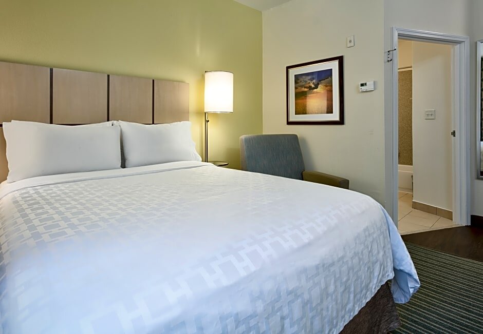 Люкс Standard Candlewood Suites Dallas Fort Worth South, an IHG Hotel