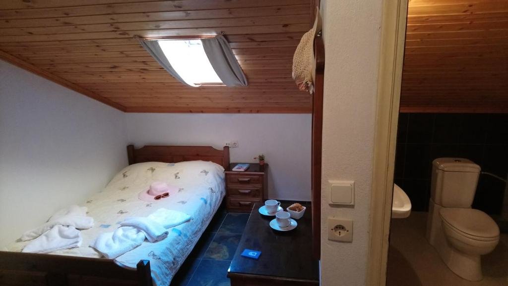 Кровать в общем номере Kiwi Kastle