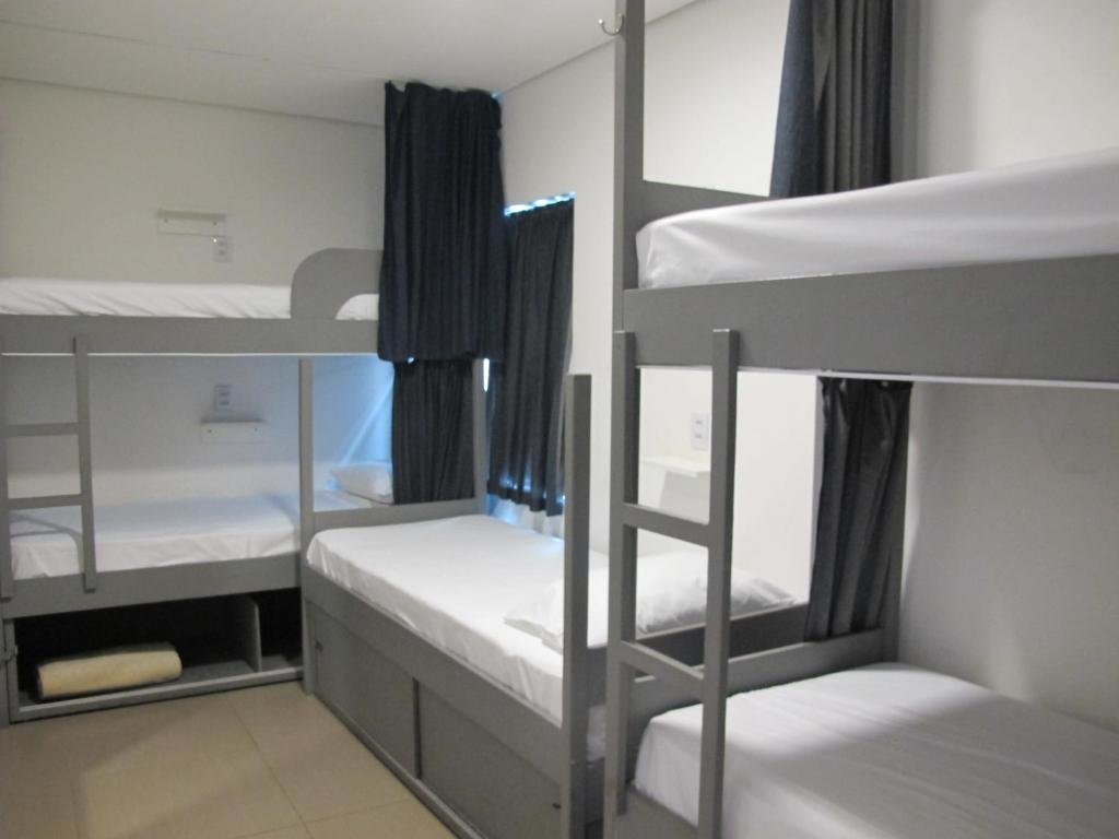 Кровать в общем номере (мужской номер) Anhembi Hostel
