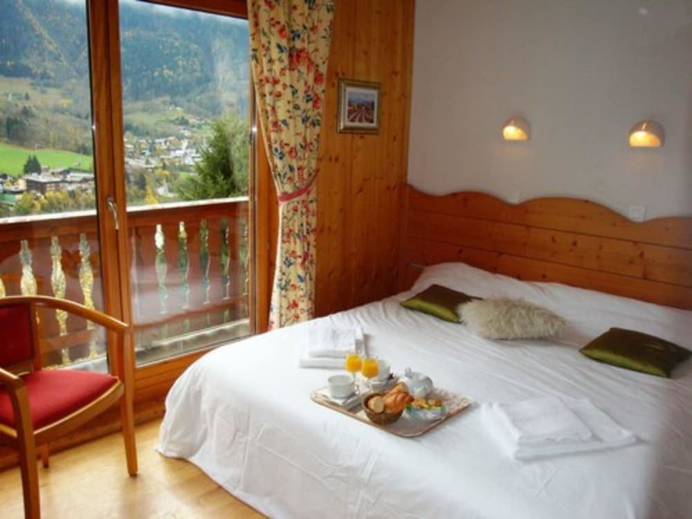 Standard Triple room with balcony Les Campanules