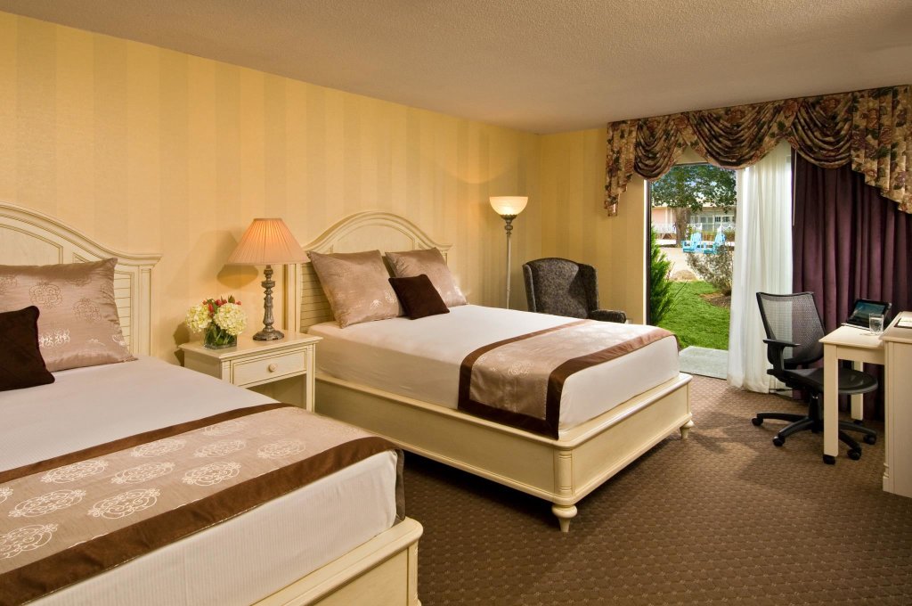 Standard Quadruple room Cape Codder Resort & Spa