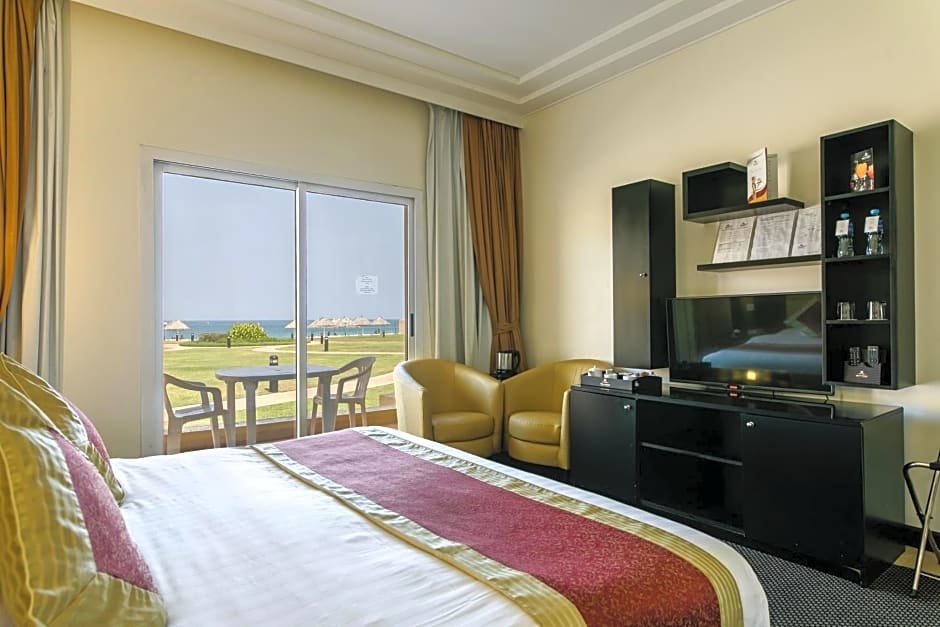 Двухместный номер Standard Royal Beach Hotel & Resort