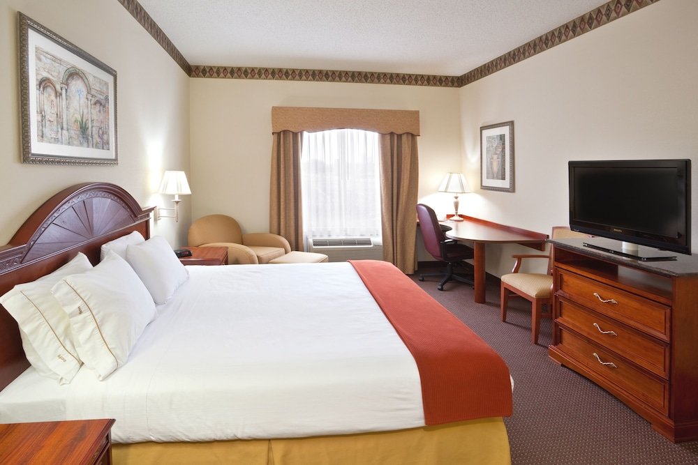 Номер Standard Holiday Inn Express Toledo-Oregon, an IHG Hotel