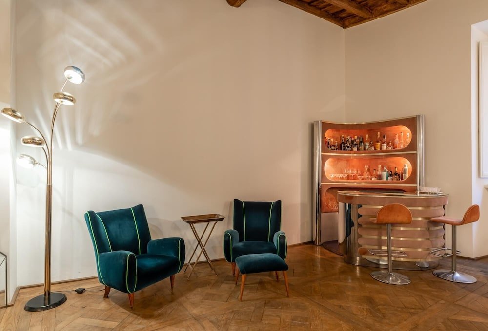 Apartment Chic and Style in Historical Via Giulia