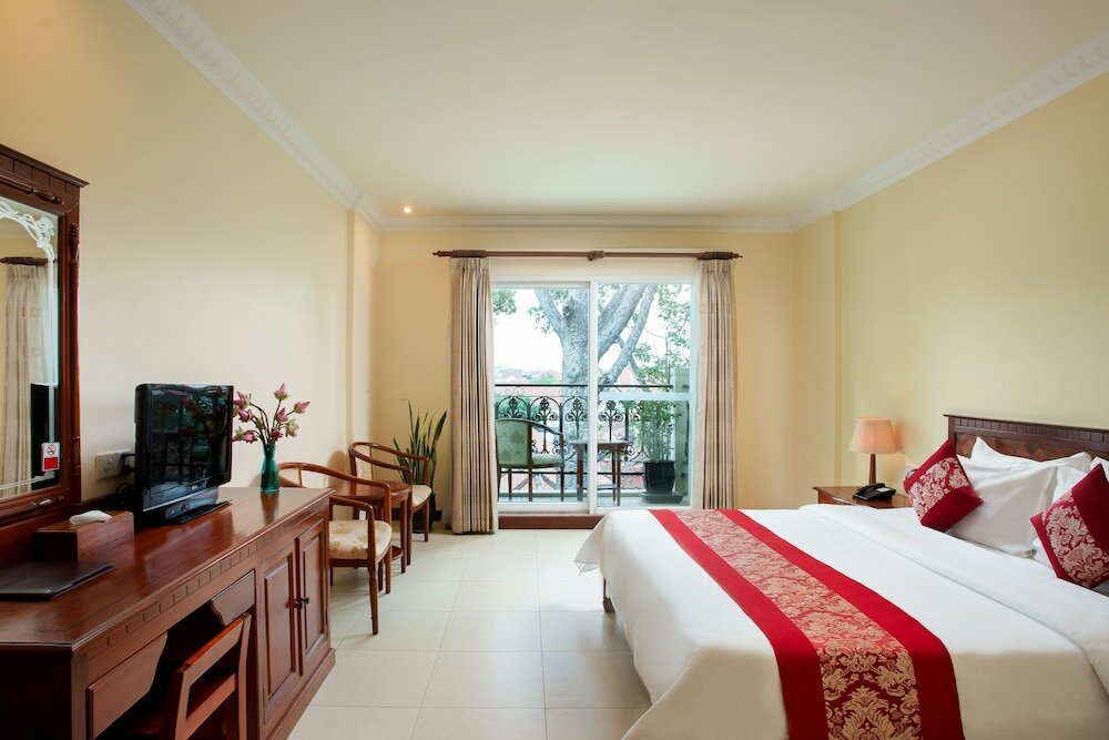 3 Bedrooms Superior room Angkor Holiday Hotel