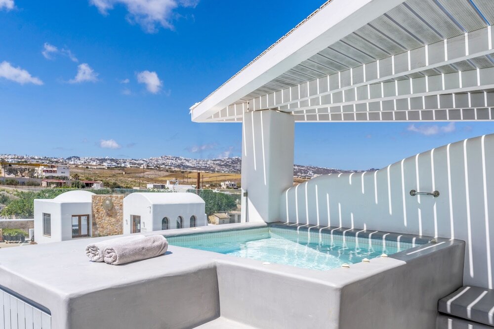 Люкс с балконом и с видом на море Marvarit Suites