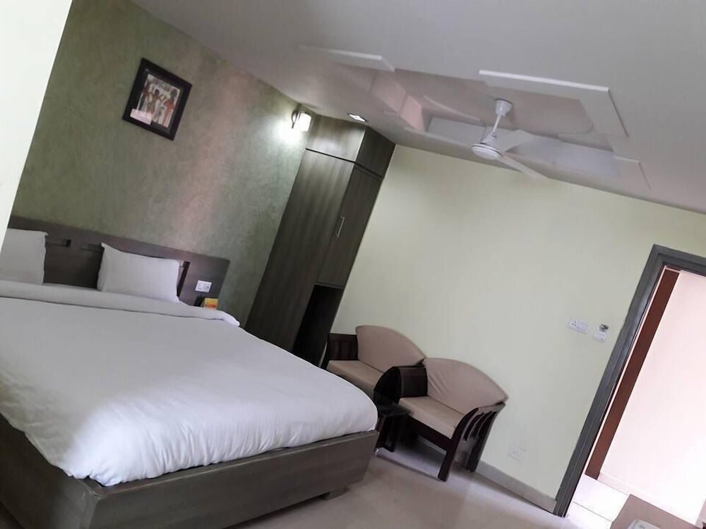 Standard room Hotel Raj Residency