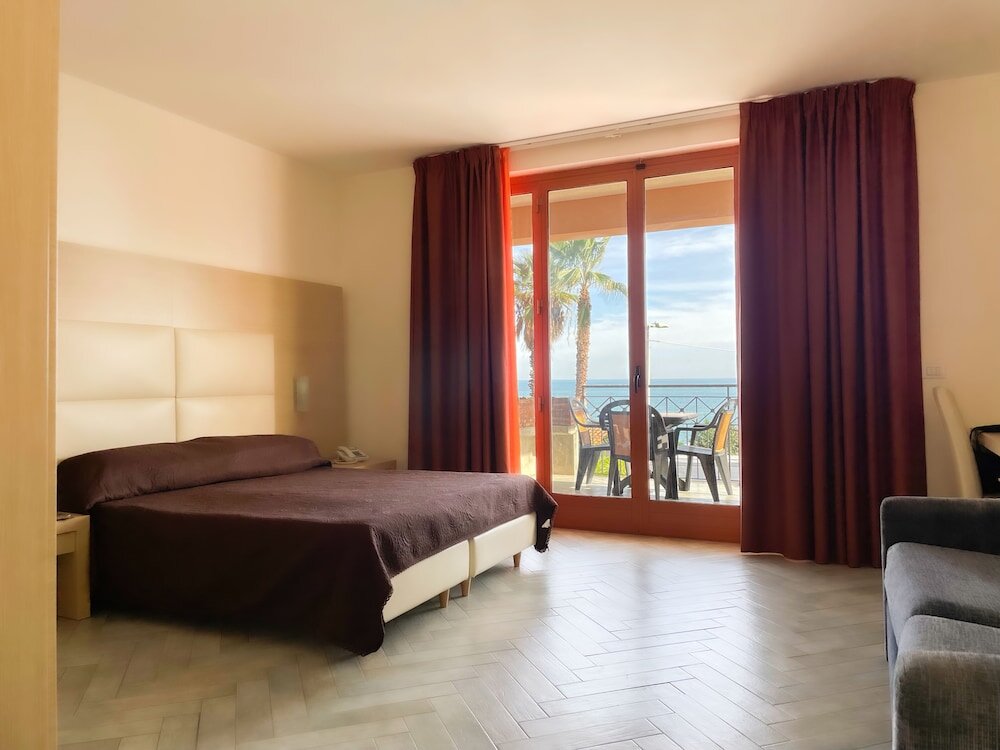 Четырёхместный номер Standard Taormina Hotel Calipso