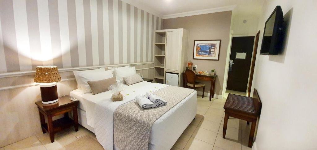 Standard Double room with balcony and with pool view Hotel Villa Mayor Charme - fortaleza