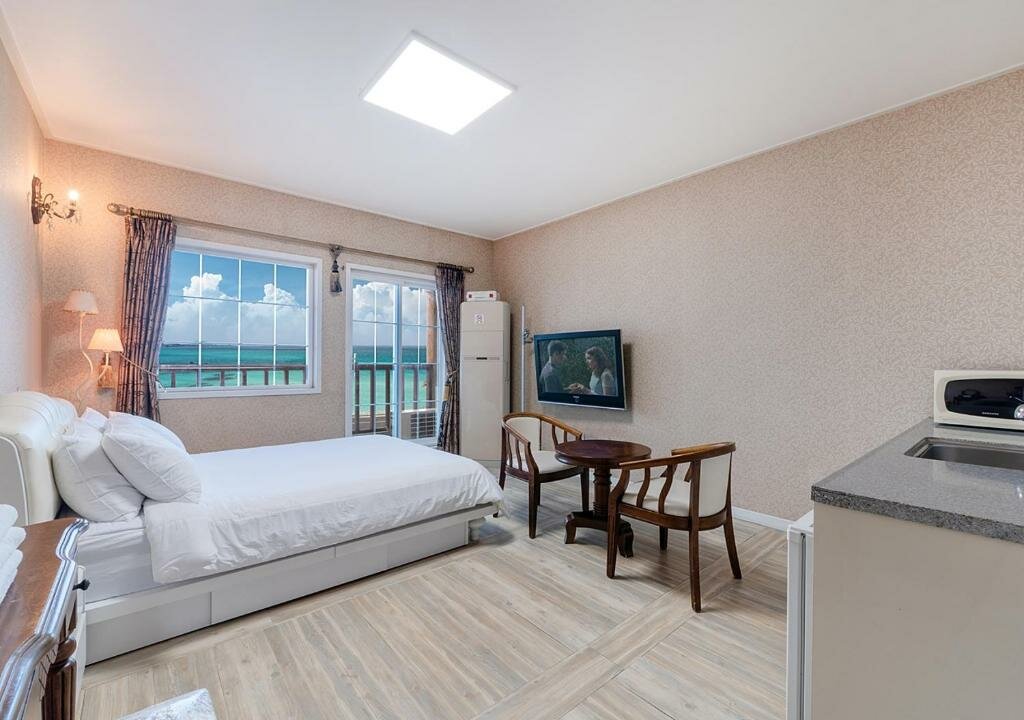 Standard Doppel Zimmer mit Balkon und mit Meerblick Grim Resort