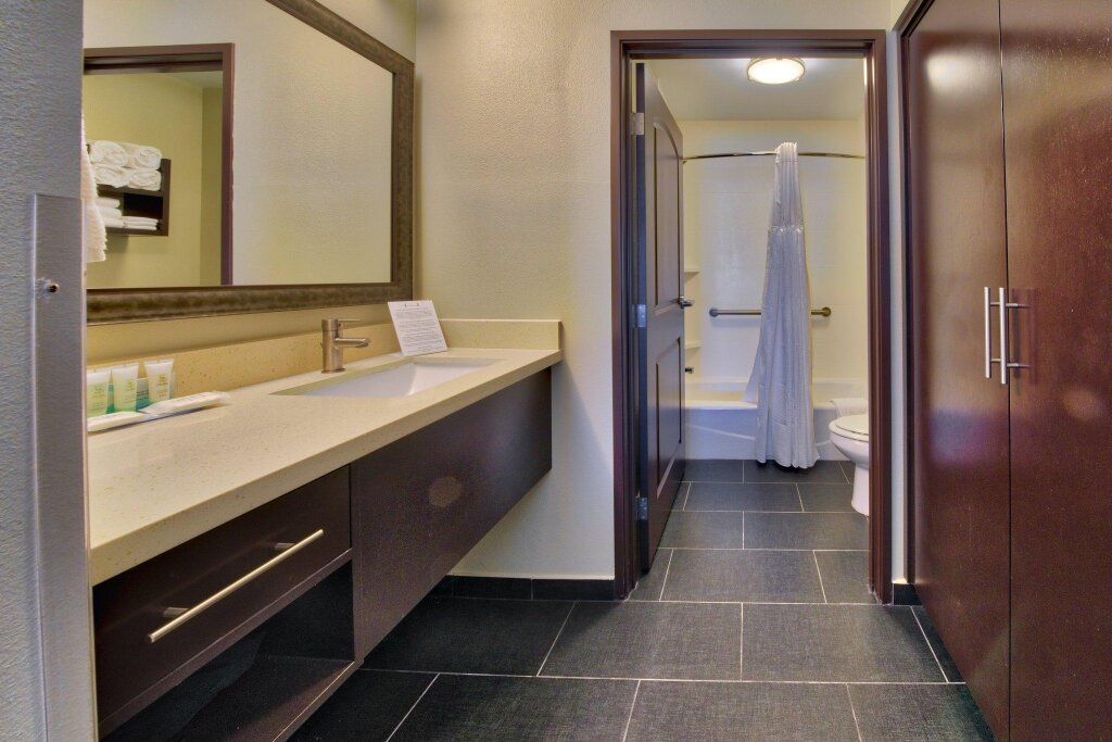 Двухместный номер Standard c 1 комнатой Staybridge Suites Lubbock South, an IHG Hotel