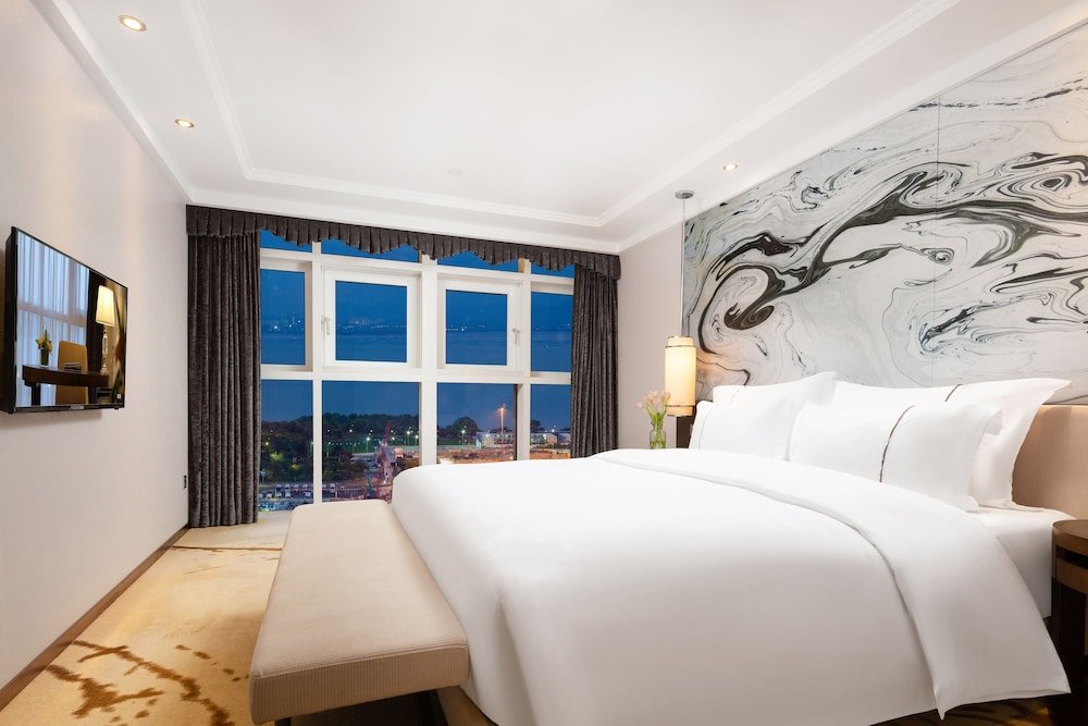 Deluxe room Hisoar Hotel Shenzhen