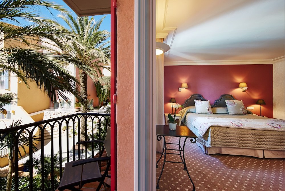 Номер Deluxe Hotel Byblos Saint-Tropez