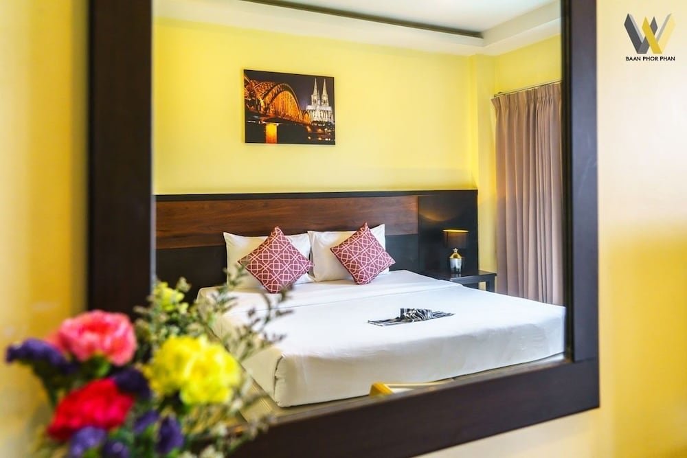 Superior Double room with balcony Baan Phor Phan Hotel