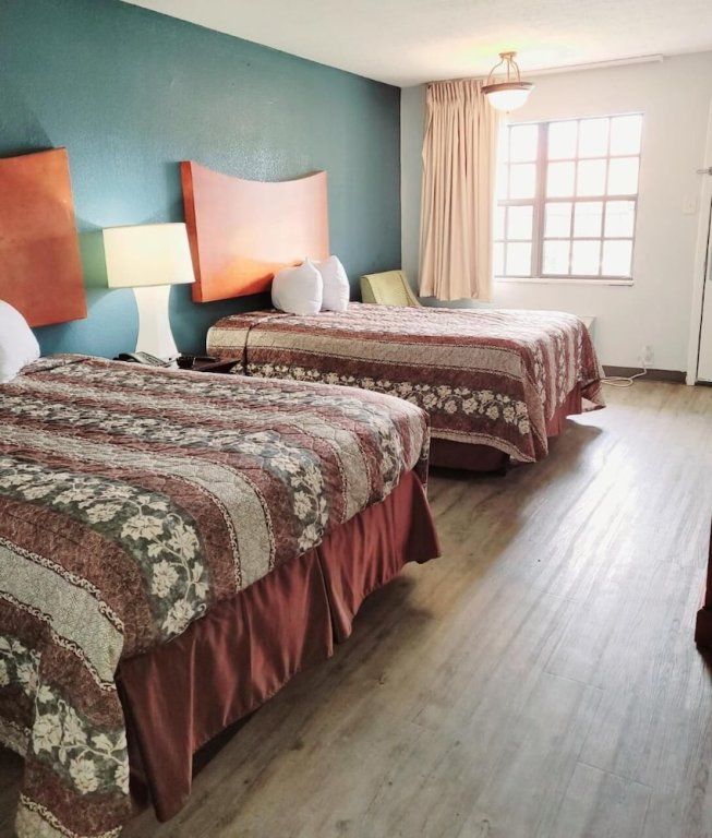 Четырёхместный номер Standard Best Price Motel & Suites
