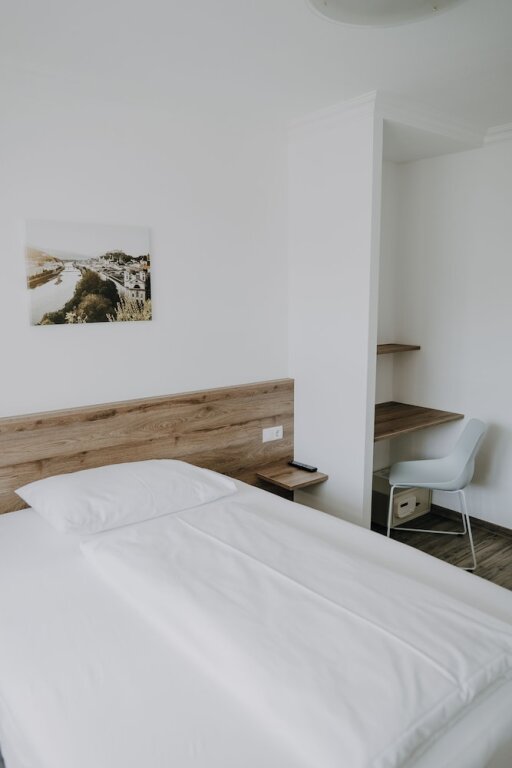 Standard Einzel Zimmer mit Balkon Parkhotel Brunauer